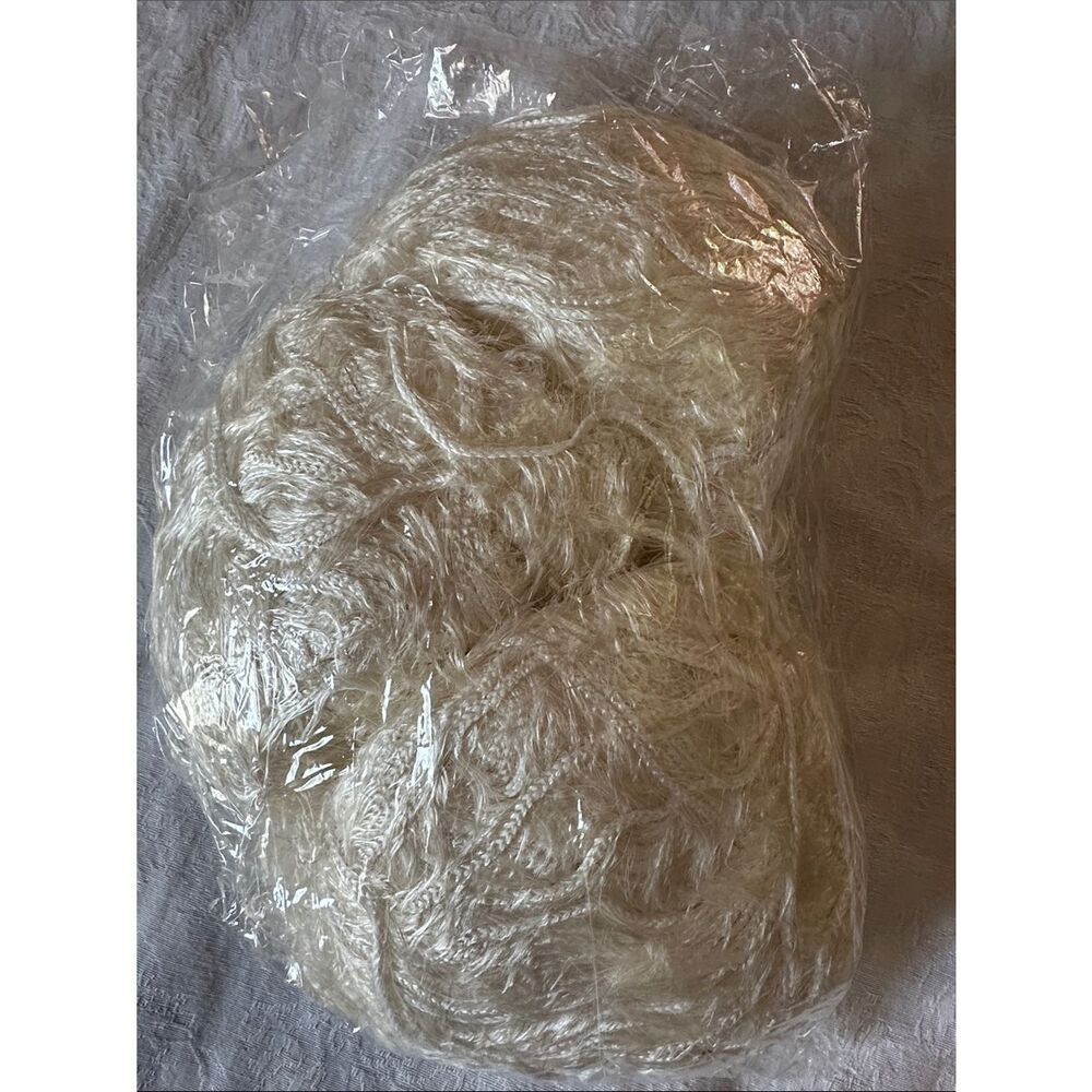 Yarn Eyelash Off White